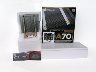 Corsair A70 e A50 : due dissipatori multipiattaforma dedicati all'overclock 1. Corsair A70 Packaging & Bundle 4