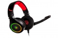Un headset da gioco personalizzabile con un'estesa illuminazione multicolore.