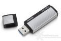 Veloce e sicura, la nuova pendrive USB 3.0 di Toshiba strizza l'occhio all'utenza professionale. 