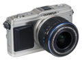 La prima macchina fotografica digitale Olympus dedicata al nuovo standard micro4/3 apre uno scenario nuovo che offre spunti interessanti e segna un punto di svolta per il produttore giapponese.