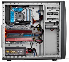 Antec%20Lancia%20il%20case%20Three%20Hundred%20Two