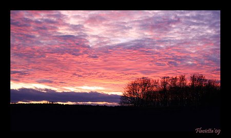 Clicca sull'immagine per ingrandirla

Nome:   tramonto2.jpg
Visite: 228
Dimensione:   111.8 KB
ID: 7794
