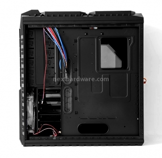 Cooler Master HAF X 3. Visto da vicino - Interno 2