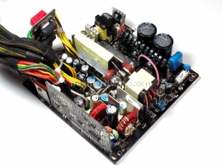Antec High Current Pro 1200W : Anteprima Italiana 6. Interno: Componentistica & Layout (BOTTOM) 4