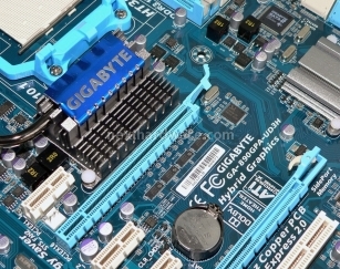 Gigabyte GA-890FXA-UD7 e GA-890GPA-UD3H 2. Gigabyte GA-890GXA-UD3H 4