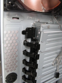 AeroCool PGS BX-500 : ideale per configurazioni multi VGA 5. Visto da vicino - Interno II: 10