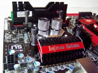 G.Skill Trident F3-16000CL9D-4GBTD 4. Sistema di prova e metodologia dei test 2