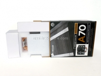 Corsair A70 e A50 : due dissipatori multipiattaforma dedicati all'overclock 1. Corsair A70 Packaging & Bundle 3