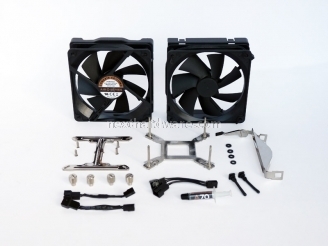 Corsair A70 e A50 : due dissipatori multipiattaforma dedicati all'overclock 1. Corsair A70 Packaging & Bundle 5