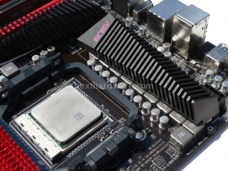 AMD Phenom II X6 1090T e ASUS Crosshair IV Formula 3. Asus Crosshair IV Formula - La Scheda 2