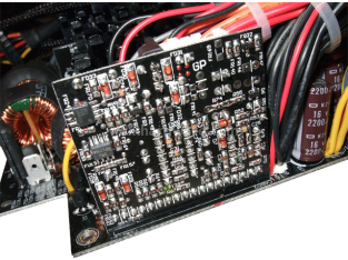 Corsair TX750W 3. Interno 6