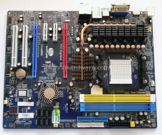 AMD Phenom II X4 810 e Sapphire 790GX 3. Sapphire 790GX - La scheda 3