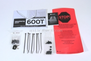 Corsair Graphite 600T : anteprima italiana 2.Packaging e Bundle 4