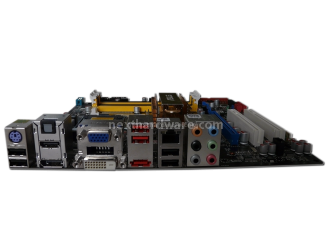 Asus P5N7A-VM: formato uATX, socket 775 2- Board layout 3