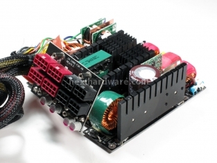 ThermalTake ToughPower Grand 650W 3. Interno: come è fatto 6
