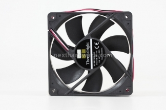 Arrow - Venomous X - NPH-105 - Propeller 120 testa a testa ... 7.Visto da vicino - Thermalright Venomous  X 9