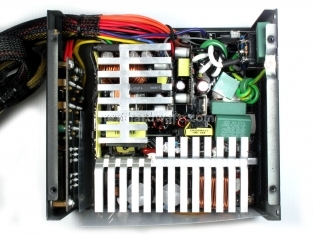 Cooler Master Silent Pro Gold 800 Watt 4. Interno: Dissipatori & Ventole 2