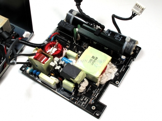 Antec High Current Pro 1200W : Anteprima Italiana 5. Interno: Componentistica & Layout (TOP) 1