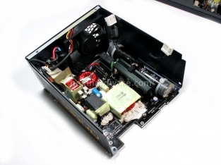 Antec High Current Pro 1200W : Anteprima Italiana 5. Interno: Componentistica & Layout (TOP) 2