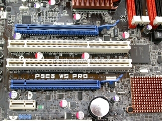 Asus P5E3 WS Professional 2.  Caratteristiche e layout 4