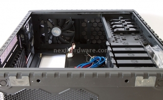 Cooler Master HAF X 3. Visto da vicino - Interno 8