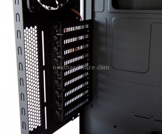 Cooler Master HAF X 3. Visto da vicino - Interno 5