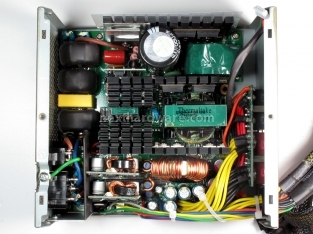 ThermalTake ToughPower XT 875Watt 4. Interno: Dissipatori & Ventole 1
