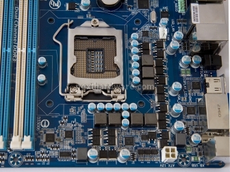 Gigabyte GA-H55-UD3H 2. La mainboard 3