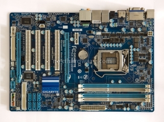 Gigabyte GA-H55-UD3H 2. La mainboard 1