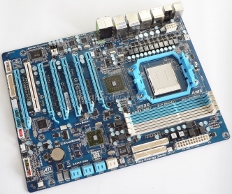 Gigabyte GA-890FXA-UD7 e GA-890GPA-UD3H 10. Conclusioni 1