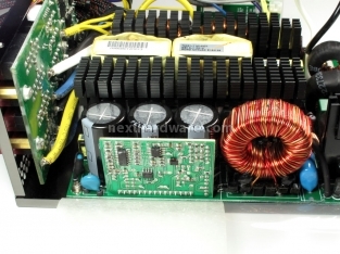 Sapphire PURE 1250watt 3. Interno: Componentistica & Layout 7