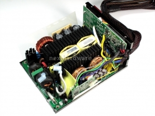 Sapphire PURE 1250watt 3. Interno: Componentistica & Layout 4