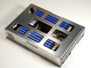 Acard ANS-9010 DDR2 RamDisk 2. Visto da Vicino 1
