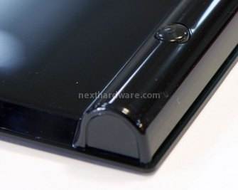 Enermax Acrylux - tanta eleganza in 9,2 mm di spessore 3.Vista da vicino 4
