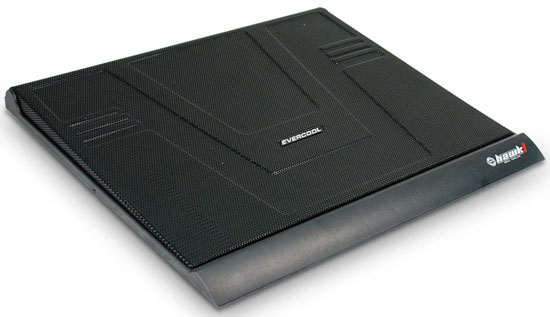 Evercool mostra Hawk 1 la sua ultima soluzione di raffreddamento per notebook 1
