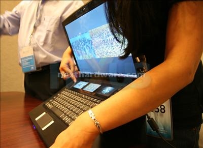Notebook con 4 display 3