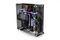 Il case Thermaltake pi� particolare del 2015 torna alla ribalta con nuovi pannelli in vetro.