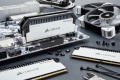 Disponibili da oggi i nuovi kit di memoria DDR4 Dominator Platinum da 3466MHz in una accattivante livrea bianca.