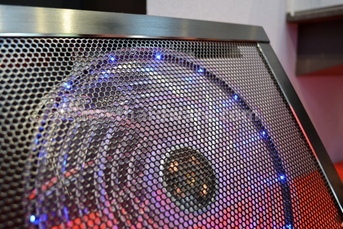 CeBIT 2011, live coverage! 2. Enermax - Alimentatori e Periferiche 11