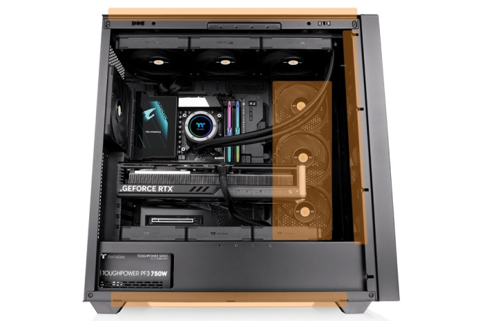 Thermaltake lancia il case AX500 4