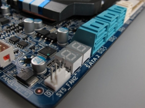 Prime foto della Gigabyte GA-X58A-UD9 10