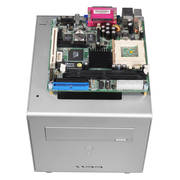 Lian Li lancia PC-Q06 un interessante mini-tower  2