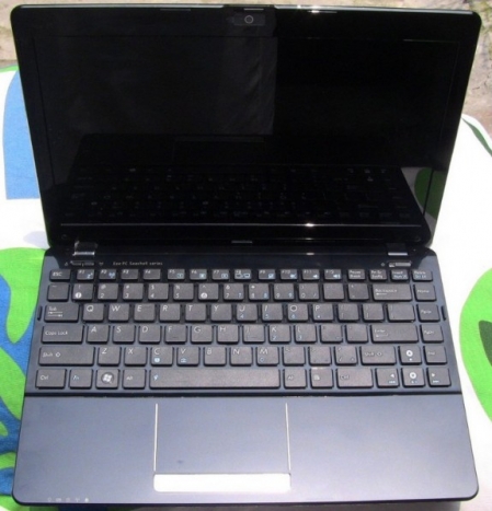 Asus Eee PC 1215N con ION 2 e USB 3.0 1