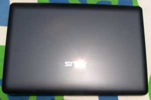 Asus Eee PC 1215N con ION 2 e USB 3.0 2