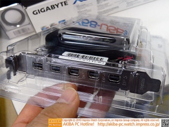 XFX Radeon HD 5770 con cinque Mini DisplayPort  3
