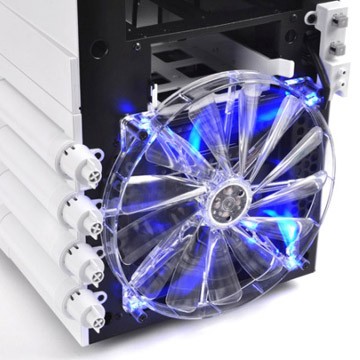 Thermaltake rende disponibile il Level 10 GTS per la vendita 6