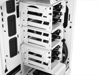 NZXT presenta il case Ultra Tower H630 9