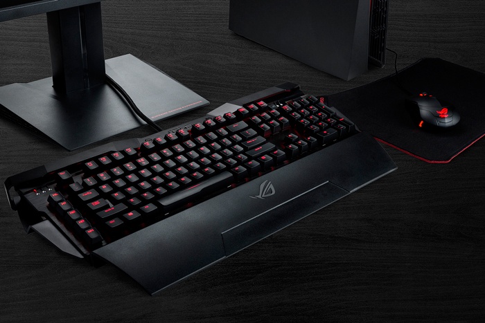 ASUS introduce la Horus GK2000 1