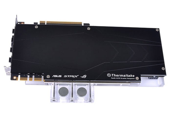 Thermaltake liquida la serie 10 di ASUS 4