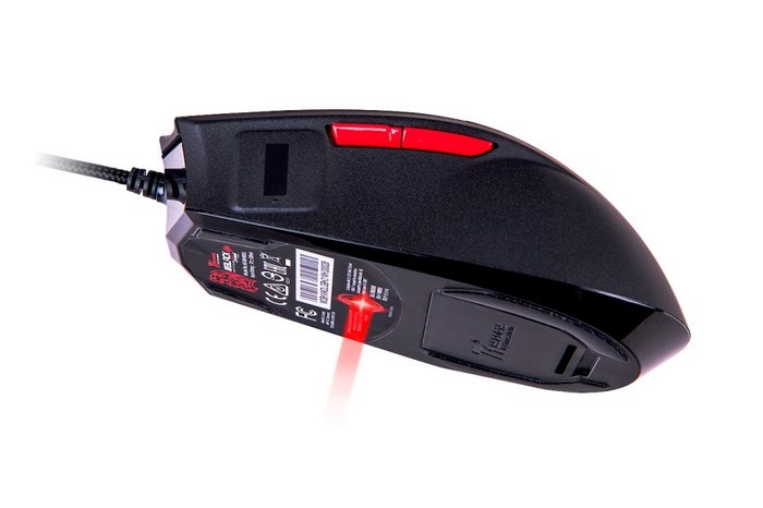 Tt eSPORTS Black FP è il mouse che legge le impronte digitali 3